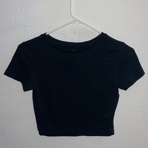 Black cropped T-shirt